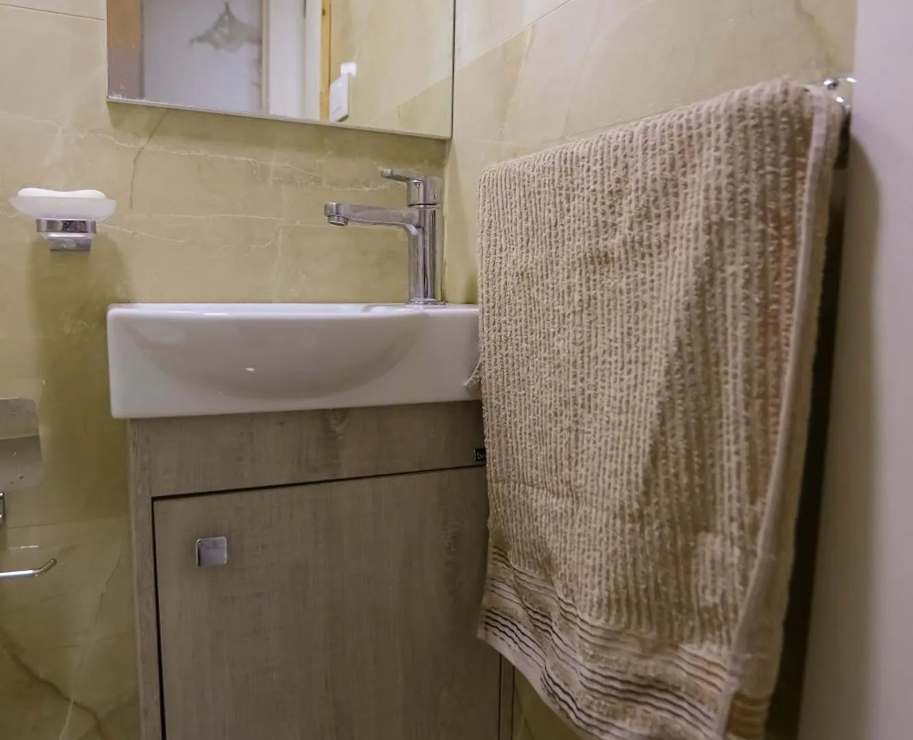 Charm Vintage Achrafieh Apt With Garden Pizza Oven Bbq Hottub Beirut Apartment