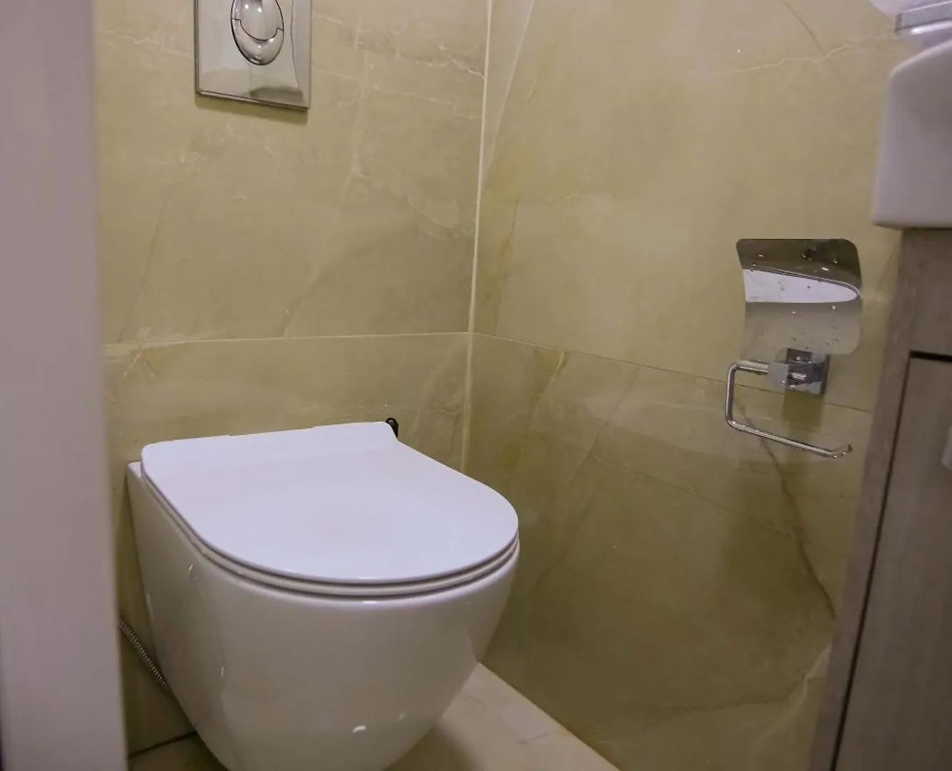 Apartment Charm Vintage Achrafieh Apt With Garden Pizza Oven Bbq Hottub Beirut